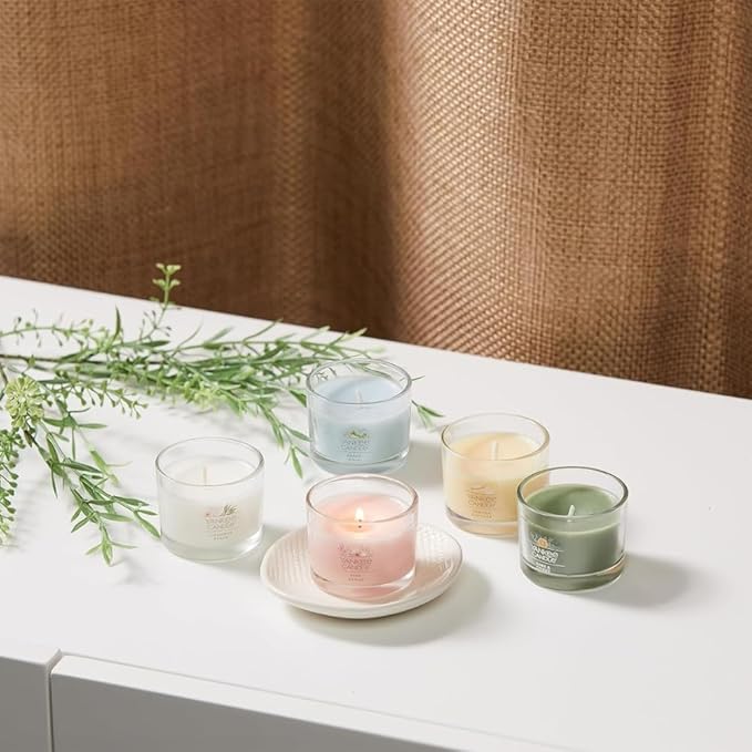 Yankee Candle Signature Votive Mini Candle Jar, Vanilla Cupcake Scent, Natural Soy Wax Blend Candle with Natural Fiber Wick, 1.3 OZ Glass Jar (Pack of 4)