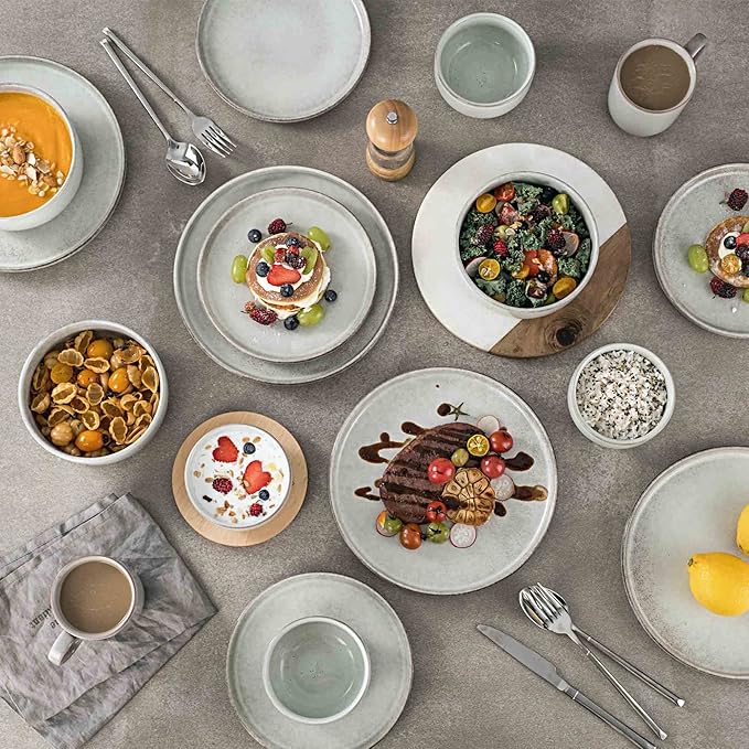 Henten Home 10 Inch Ceramic Dinner Plates, Porcelain Steak Plates Set of 4, Fluted Round Plates for Kitchen, Pasta, Salad Stonware Dishes, Scratch Resistant (Grey)